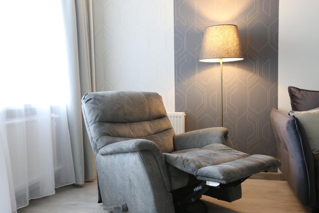 Comfy 2 Room Apartment - Free Parking - 350Mbps Wifi - Netflix 考纳斯 外观 照片